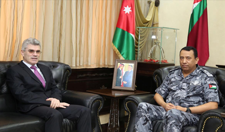 مدير الدرك يستقبل السفير الروماني