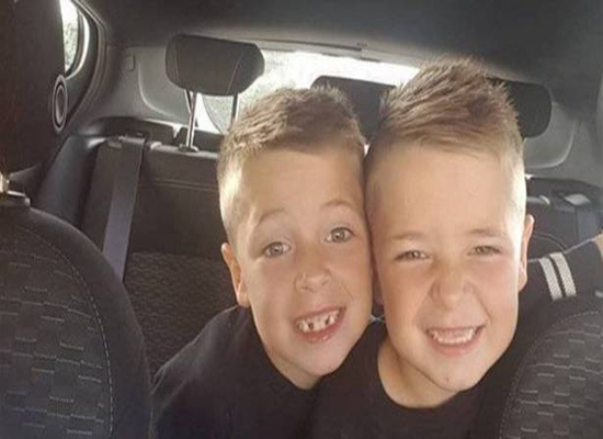 توأم حاربا السرطان معاً..