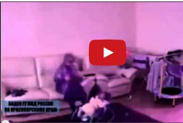 خادمة تضرب طفلا أثناء غياب أمه