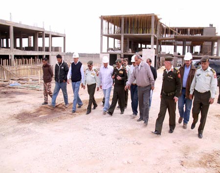 مدير عام الخدمات الطبية يزور مشروع الجامعة الملكية للعلوم الطبية مدير عام الخدمات الطبية يزور مشروع الجامعة الملكية للعلوم الطبية