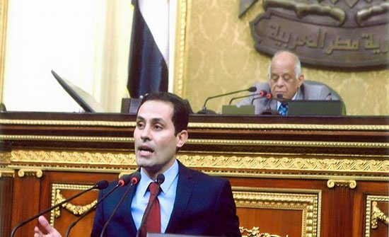 برلماني مصري يهاجم التعديلات الدستورية ويستغيث بالمصريين: أنقذوا المسار السياسي برلماني مصري يهاجم التعديلات الدستورية ويستغيث بالمصريين: أنقذوا المسار السياسي