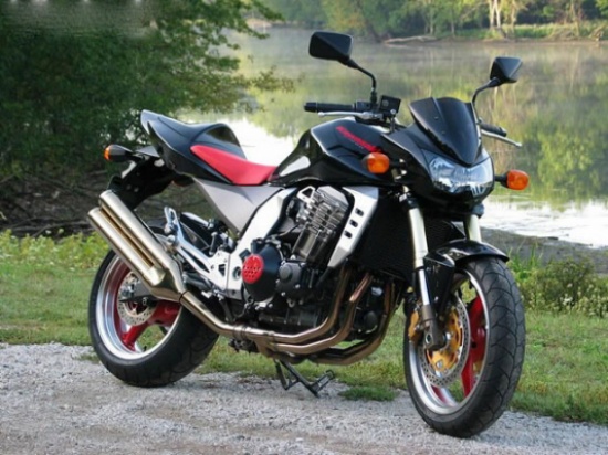 مـراهقون يـرعبون المارة باستعراضات الدراجات النارية