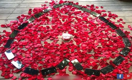 بالصور.. عرض زواج بـ25 "آي فون إكس" بالصور.. عرض زواج بـ25 "آي فون إكس"
