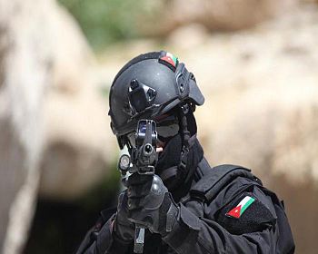 وقفة تضامنية مع الاجهزة الامنية والقوات المسلحة في مأدبا وقفة تضامنية مع الاجهزة الامنية والقوات المسلحة في مأدبا