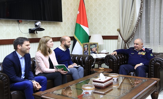 اللواء البزايعه يبحث سبل التعاون مع الوكالة الفرنسية للإنماء