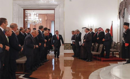 الملك يستمع إلى ردي مجلسي الأعيان والنواب على خطاب العرش ..(صور) الملك يستمع إلى ردي مجلسي الأعيان والنواب على خطاب العرش ..(صور)