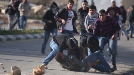 اصابة عشرات الفلسطينيين بمواجهات مع الاحتلال شمال الخليل اصابة عشرات الفلسطينيين بمواجهات مع الاحتلال شمال الخليل