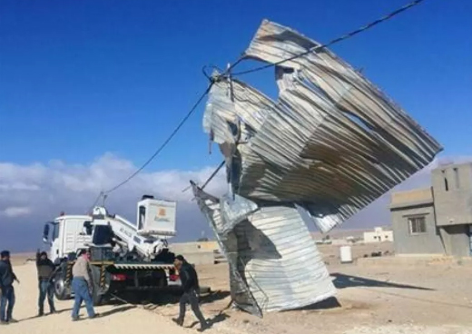 الرياح تقطع الكهرباء عن الحسا الرياح تقطع الكهرباء عن الحسا
