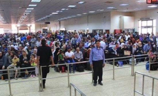 الاحتلال يمنع 16 فلسطينيًا من السفر للاردن