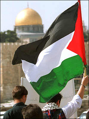اصابة صياد فلسطيني برصاص الاحتلال قبالة شاطئ غزة اصابة صياد فلسطيني برصاص الاحتلال قبالة شاطئ غزة