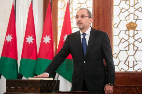 الصفدي يبحث العلاقات الثنائية والاوضاع بالمنطقة مع نظيره البحريني الصفدي يبحث العلاقات الثنائية والاوضاع بالمنطقة مع نظيره البحريني