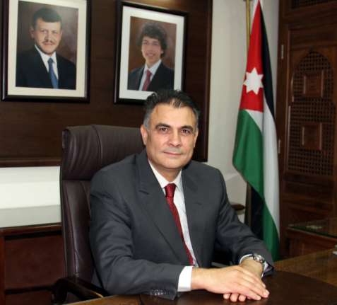 الدكتور الزعبي: (5590) طالبا وطالبة تقدموا للاشتراك بالدورة الشتوية لامتحان الشهادة الجامعية المتوسطة (الشامل) 2017