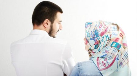 الإفتاء الأردني : المراسلات والكلام بين الفتاة وخاطبها حرام شرعاً الإفتاء الأردني : المراسلات والكلام بين الفتاة وخاطبها حرام شرعاً