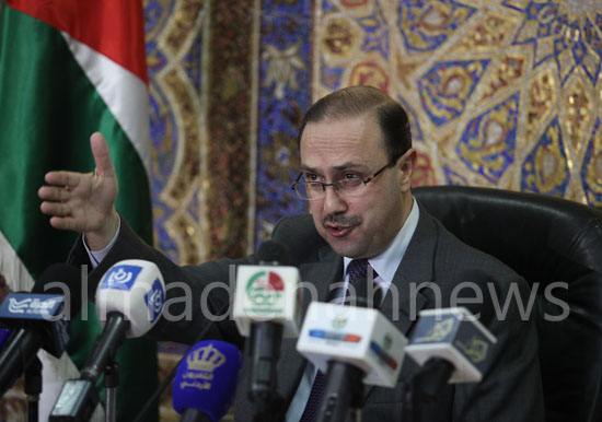 الحكومة تدين دخول المتطرفين اليهود إلى باحات المسجد الأقصى