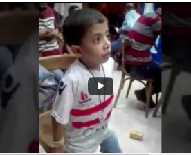 شاهد..  انفعالات طفل أثناء مباراة تشعل مواقع التواصل