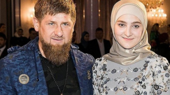بالصور: عائشة ابنة رئيس الشيشان تفوز بجائزة عالمية في أزياء السهرات! بالصور: عائشة ابنة رئيس الشيشان تفوز بجائزة عالمية في أزياء السهرات!