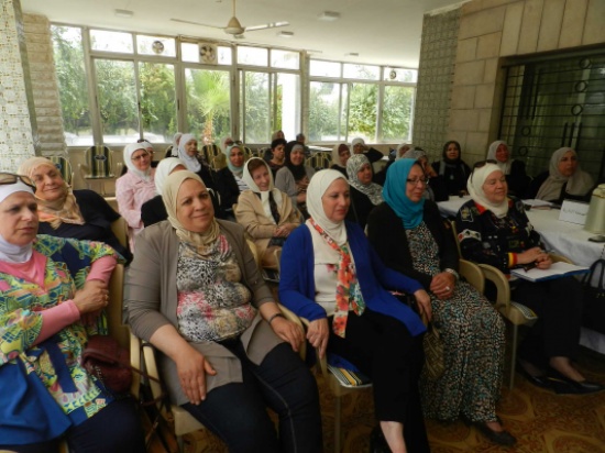 العقيلي في نادي صديقات الكتاب: قصص تؤنسن الأشياء