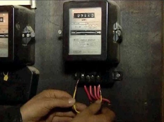 21 ألف حالة سرقة للكهرباء في 2016