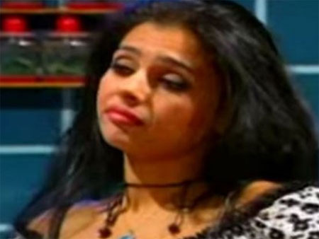 بالفيديو :كيف كانت هيفا وهبي قبل 16 عاما؟ بالفيديو :كيف كانت هيفا وهبي قبل 16 عاما؟