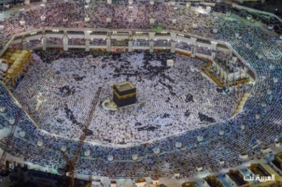 صور ترصد ليلة “27 رمضان” في الحرم المكي من على ارتفاع 2500 قدم