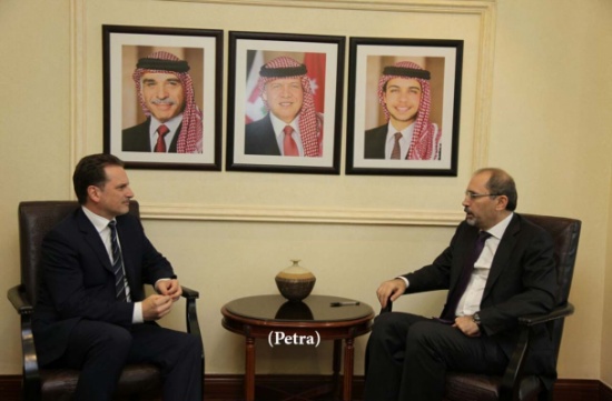 الزعبي يلتقي رئيس بعثة اللجنة الدولية للصليب الاحمر الزعبي يلتقي رئيس بعثة اللجنة الدولية للصليب الاحمر