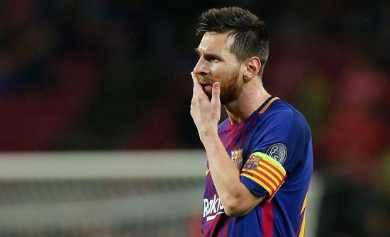 ميسي يثير الجدل بتصرف غريب في مباراة أولمبياكوس (فيديو) ميسي يثير الجدل بتصرف غريب في مباراة أولمبياكوس (فيديو)