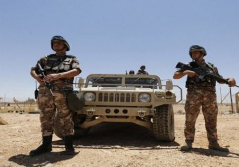 القبض على 3 أشخاص حاولوا التسلل الى المملكة القبض على 3 أشخاص حاولوا التسلل الى المملكة