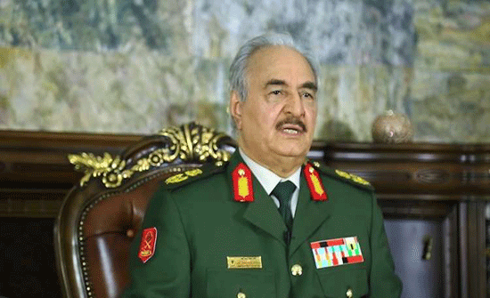 في أول خطاب بعد عودته إلى ليبيا.. حفتر يتعهد باقتلاع الإرهاب