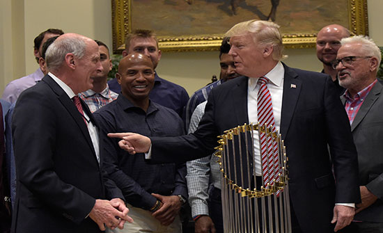 ترمب ومدير المخابرات.. "أزمة ثقة" بعد قمة هلسنكي