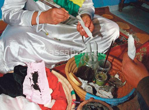ضبط 3 مشعوذات في المفرق