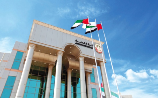 شاب يعترف بذبح رجل و4 فتيات أجبروا عشيقته على ممارسة الرذيلة