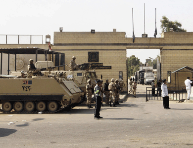 النائب العام المصري يأمر بإخلاء سبيل مبارك من سجن طُرة النائب العام المصري يأمر بإخلاء سبيل مبارك من سجن طُرة