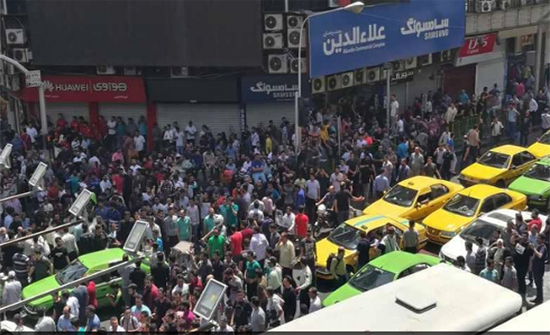 الفقر يجتاح إيران.. والأرقام تكشف تهاوي الاقتصاد