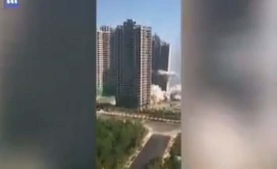 ‏بالفيديو: هدم 4 مباني مرتفعة في الصين خلال 15 ثانية فقط