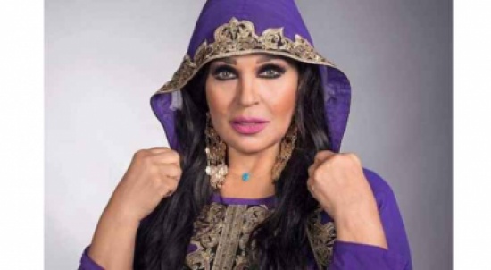 “شاهد” الراقصة فيفي عبده تظهر بقميص نوم وتقول خوفا من حسد جسمي:” ما شاء الله عليا”! “شاهد” الراقصة فيفي عبده تظهر بقميص نوم وتقول خوفا من حسد جسمي:” ما شاء الله عليا”!