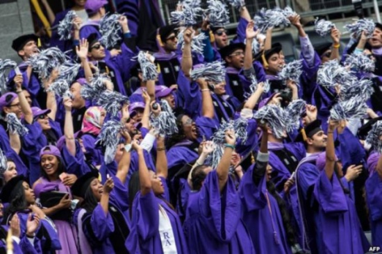 ما هو أصل ثوب التخرج الجامعي؟ ما هو أصل ثوب التخرج الجامعي؟