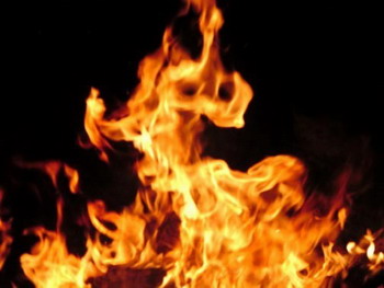 إصابة شخص بحروق جراء احتراق منجرة خشب بالقويسمة إصابة شخص بحروق جراء احتراق منجرة خشب بالقويسمة