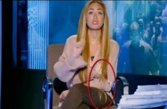 ريهام سعيد تعلق على سقوط شعرها المستعار على الهواء (فيديو) ريهام سعيد تعلق على سقوط شعرها المستعار على الهواء (فيديو)