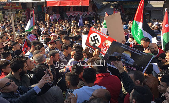 الأمن العام يشكر المواطنين على تعاونهم مع رجال الأمن خلال المظاهرات والمسيرات الأمن العام يشكر المواطنين على تعاونهم مع رجال الأمن خلال المظاهرات والمسيرات