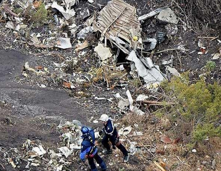 شاهد اللحظات الأخيرة لركاب الطائرة الألمانية وصراخهم قبل ان تهوى ارضا (فيديو)