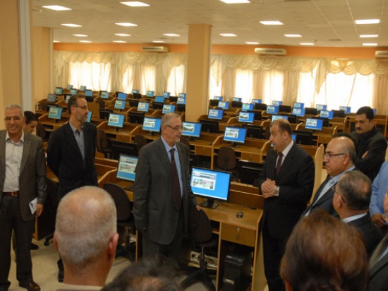 رئيس الجامعة الهاشمية يفتتح مختبر جابر بن حيان الحاسوبي