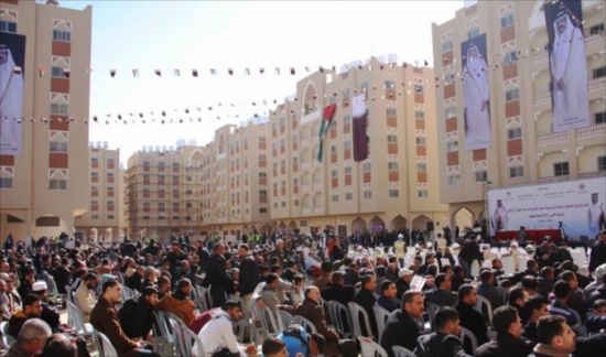قطر تسلم ألف وحدة سكنية في غزة
