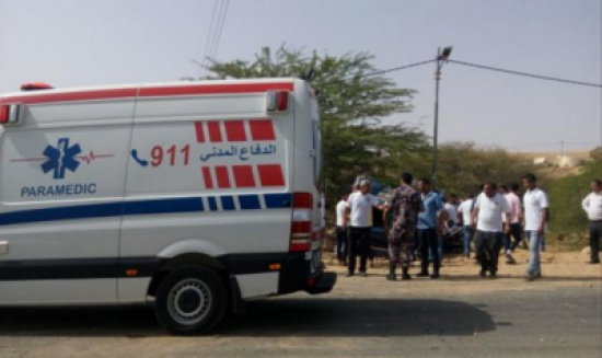 اصابات بحادث تصادم شاحنتين وباص على  اوتوستراد المفرق