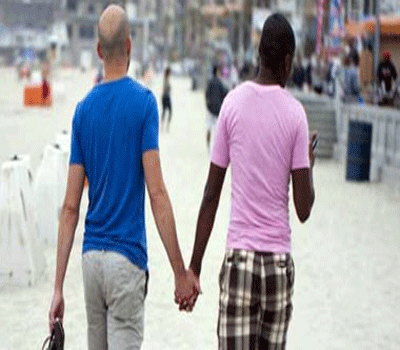 أول زواج بين اثنين من المثليين فى فرنسا