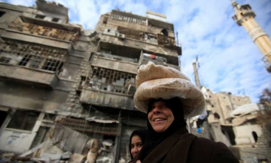 برنامج الغذاء العالمي يستأنف إسقاط الغذاء جوا على دير الزور السورية