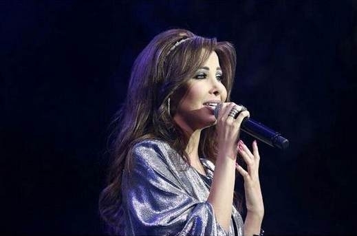 بالصور: نانسي عجرم تحيي حفلها في ساحة ساسين في لبنان