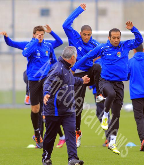 المنتخب الوطني لكرة القدم يواصل استعداداته لمواجهة اليابان (صور)