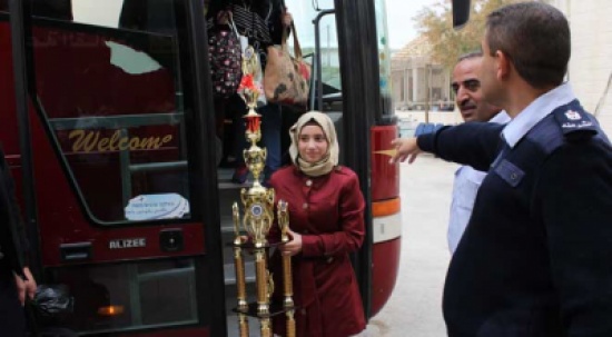 طفلة من غزة تحصد المرتبة الأولى في مسابقة الذكاء العالمي طفلة من غزة تحصد المرتبة الأولى في مسابقة الذكاء العالمي