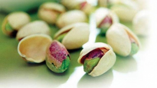 ماذا يحدث للرجل إذا أكل 100 غرام من الفستق يوميا؟