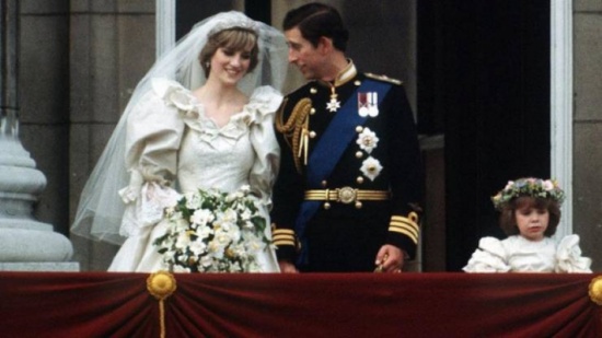 صور| اعرف أسرار فستان الأميرة الديانا!